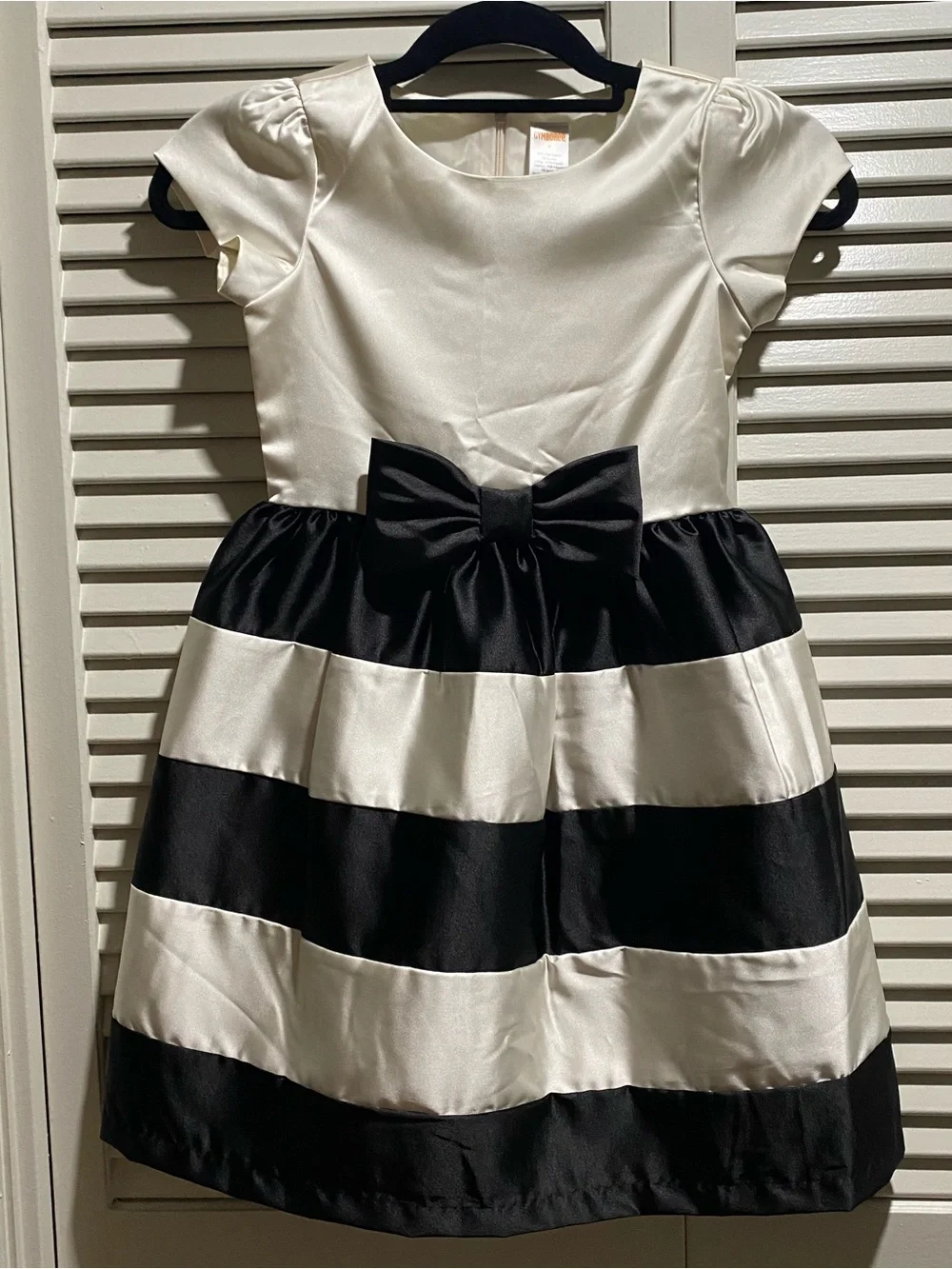 velvet black tie dress Leona AL:March26 very fitted at natural Color:White color Black and Apricot Polka